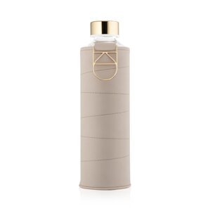 EQUA Mismatch Beige 750 ml designová luxusní ekologická skleněná lahev na pití s obalem z umělé kůže